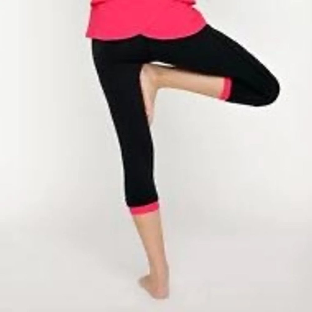 ~Rese Black &Pink Chelsea Activewear Crops - Medium $75+tax *NWT